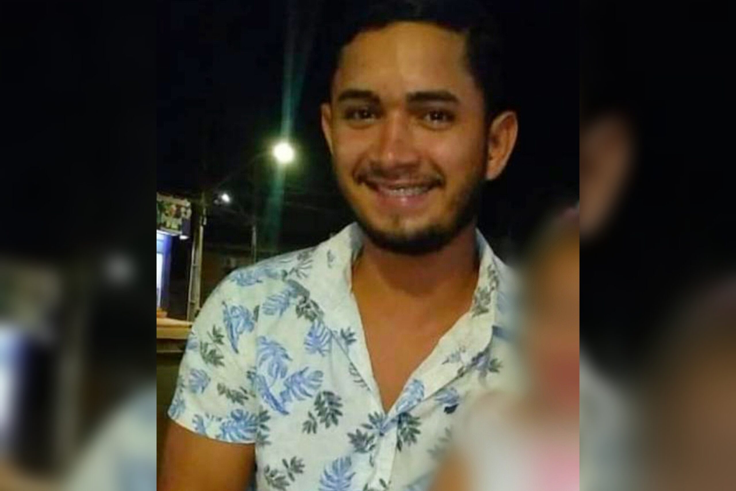 Colisão entre moto e carro resulta em morte de jovem